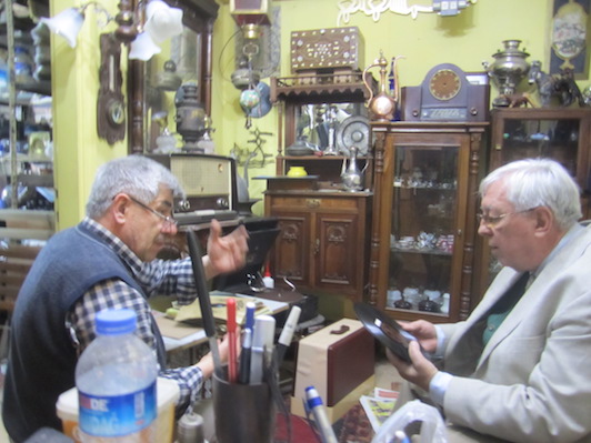 Häupl chatting with a collector in Turkey, 2014.