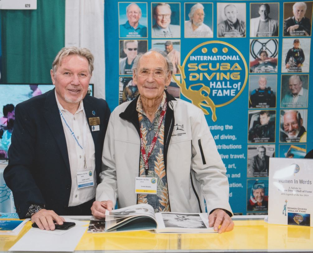 Leslie Leaney (left) and Ernie Brooks (right) at the International Scuba Diving Hall of Fame