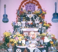 Día de los Muertos Altar